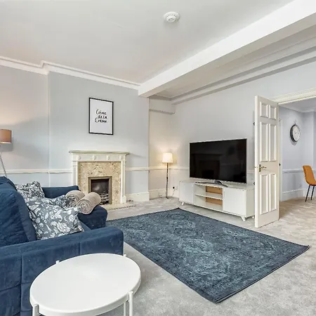 Charming 2 Bedroom In The Heart Of Chelsea